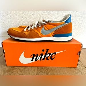 Nike Internationalist 
Style: 631754-800